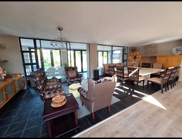 5 BEDROOM HOUSE TO LET IN UMHLANGA CENTRAL
